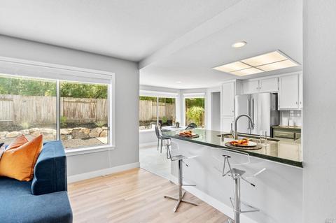 9575 Wellington Cir, Windsor, CA 95492 photo 17