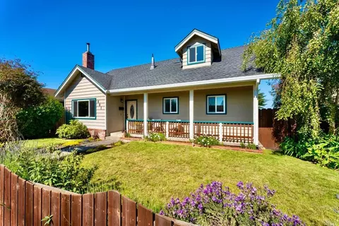 401 Wall St, Fort Bragg, CA 95437