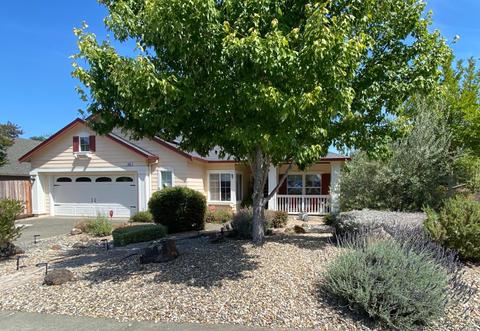 309 Pepperwood Dr, Cloverdale, CA 95425