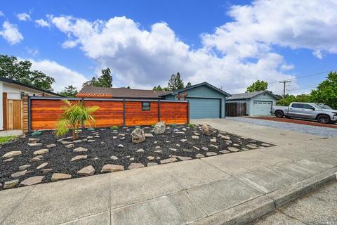 1459 Donna St, Novato, CA 94947 photo 4