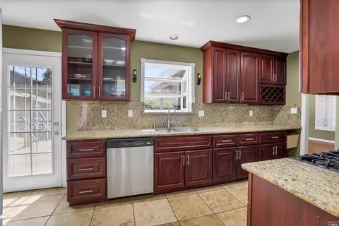 2414 Tennessee St, Vallejo, CA 94591 photo 17