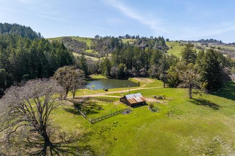 38560 Sherwood Rd, Willits, CA 95490