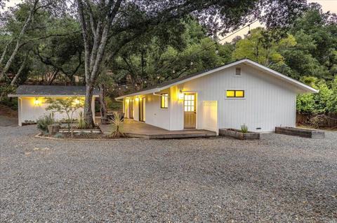 26835 Madrone Rd, Cloverdale, CA 95425