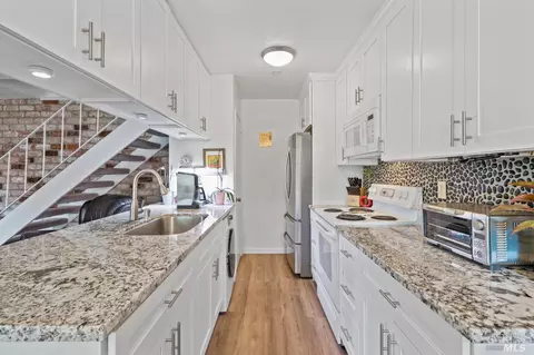 40 Modoc Pl, Novato, CA 94947