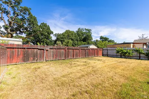 4501 Sunnycrest Dr, Ukiah, CA 95482 photo 21