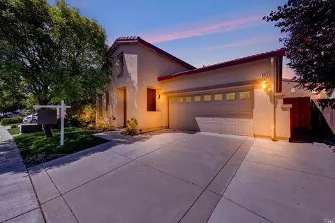 969 Lancaster St, Vacaville, CA 95687