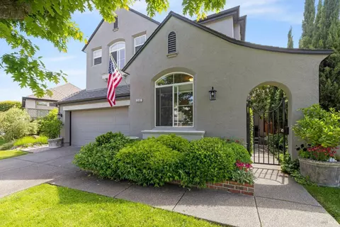 2107 Falcon Ridge Dr, Petaluma, CA 94954
