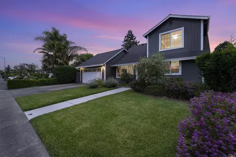 8673 Lords Manor Way, Rohnert Park, CA 94928