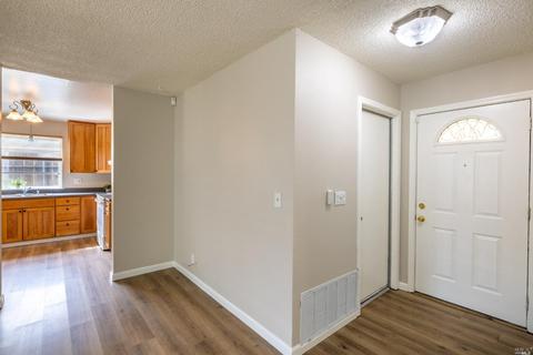 504 Nut Tree Ct, Vacaville, CA 95687 photo 12