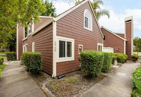 2710 Lakeview Dr, Santa Rosa, CA 95405