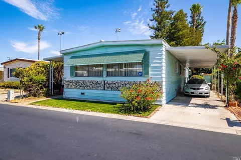 300 E H St #13, Benicia, CA 94510