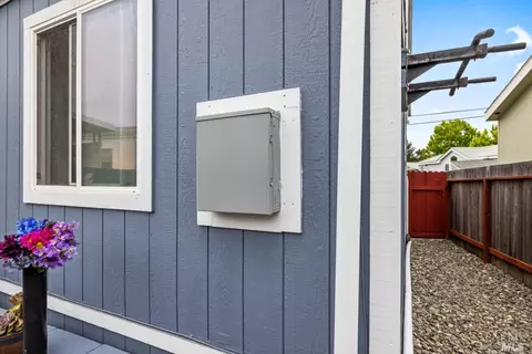 8176 Birch St, Windsor, CA 95492 photo 17