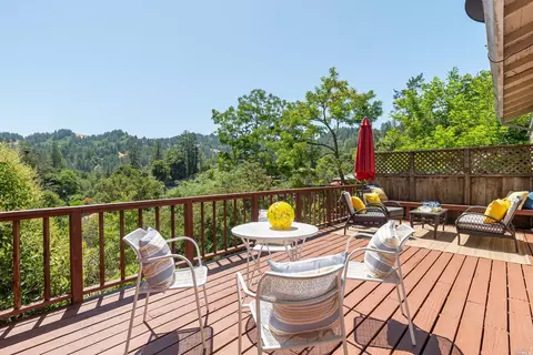 27 Madrone Ave, Woodacre, CA 94973