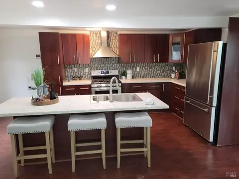 549 Hichborn St, Vallejo, CA 94590 photo 3