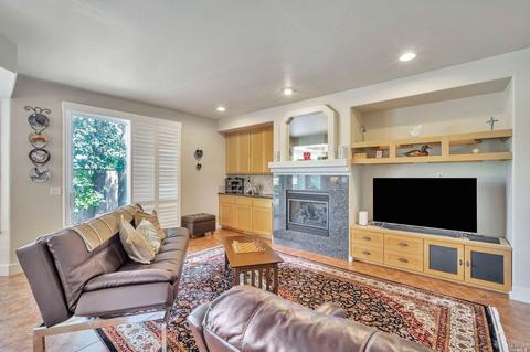 8826 Holly Leaf Dr, Windsor, CA 95492 photo 7