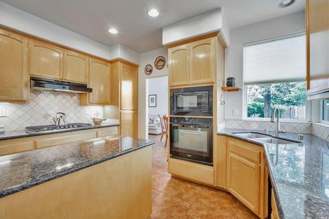 8826 Holly Leaf Dr, Windsor, CA 95492 photo 18
