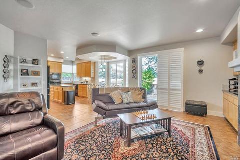 8826 Holly Leaf Dr, Windsor, CA 95492 photo 6