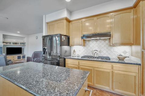 8826 Holly Leaf Dr, Windsor, CA 95492 photo 17