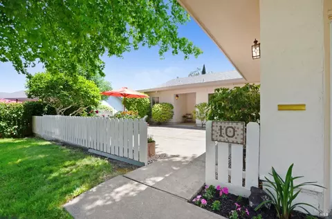 10 Temelec Cir, Sonoma, CA 95476