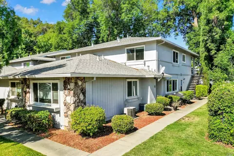 101 Del Rio Cir #2, Vacaville, CA 95687