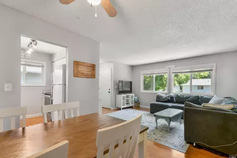 142 Del Rio Cir #4, Vacaville, CA 95687