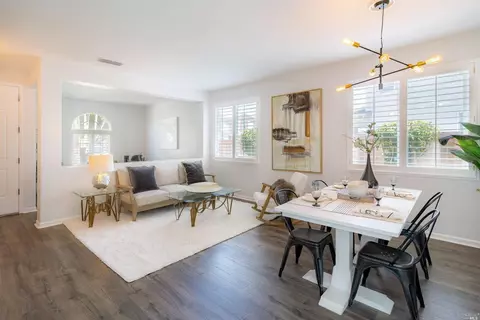 1951 Hummingbird Dr, Fairfield, CA 94534
