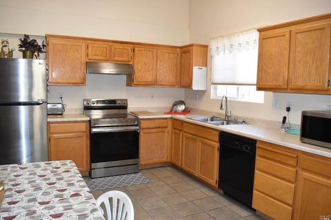 5552 Burgundy Ct, Vallejo, CA 94591 photo 12