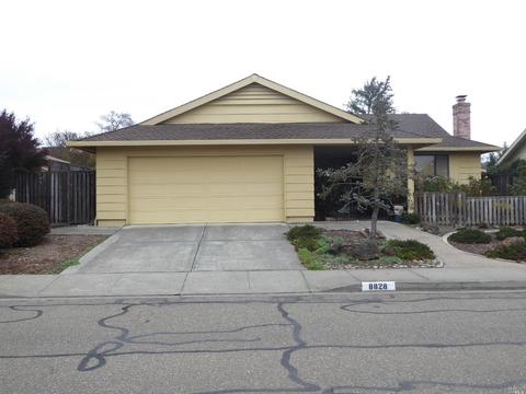 8828 Oakmont Dr, Santa Rosa, CA 95409
