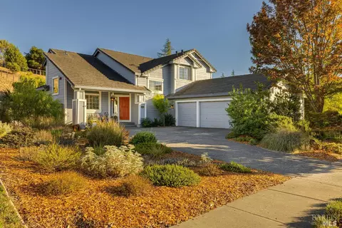 173 Grevillia Dr, Petaluma, CA 94952