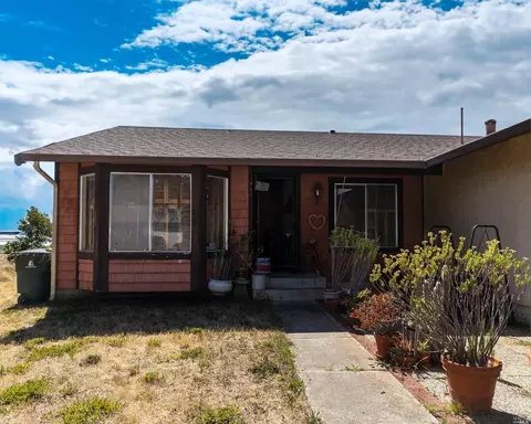 480 Phoenix Cir, Vallejo, CA 94589 photo 5