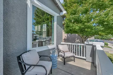 450 Goblet Pl, Windsor, CA 95492 photo 2