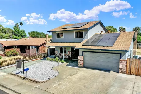 875 La Cruz Ln, Vacaville, CA 95687