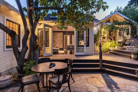 115 Oak Dr, San Rafael, CA 94901