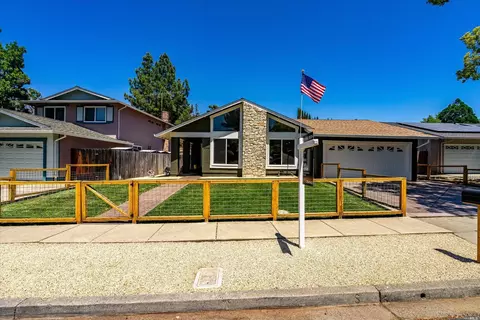 3346 Twin Oaks Dr, Napa, CA 94558