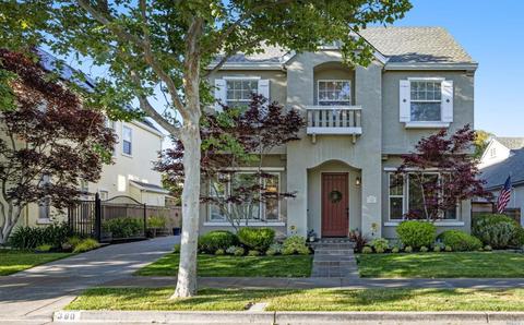 380 Raven Way, Petaluma, CA 94954