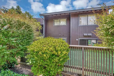 358 Los Alamos Rd, Santa Rosa, CA 95409