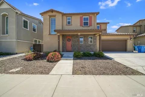 125 Wisteria Cir, Vacaville, CA 95687
