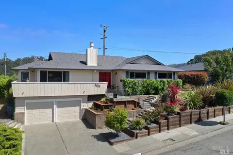 2025 Rolling Hill Dr, Santa Rosa, CA 95404