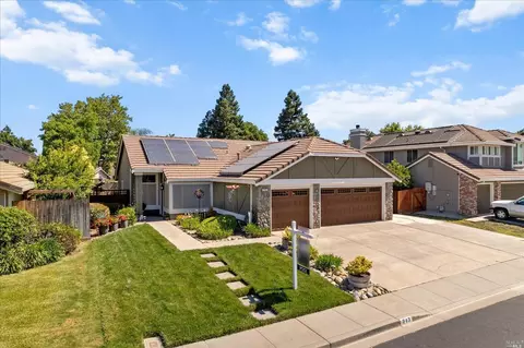 713 Syracuse Dr, Vacaville, CA 95687