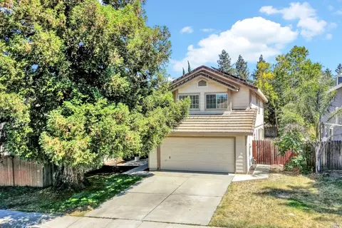 443 Regency Cir, Vacaville, CA 95687