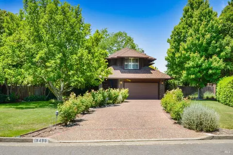 19490 Franquelin Pl, Sonoma, CA 95476