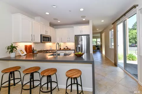 127 Ullman Ct, Napa, CA 94559 photo 9