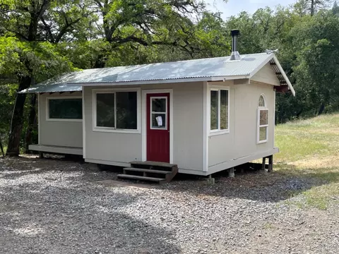 7100 Hearst Willits Rd, Willits, CA 95490