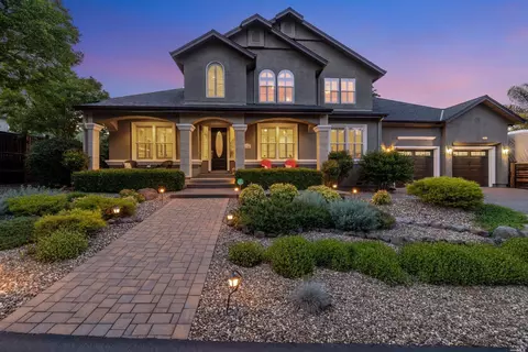 2704 Mckeon Way, Santa Rosa, CA 95404