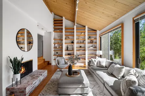 21 Gloria Dr, San Rafael, CA 94901