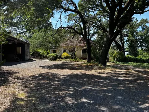 1650 Windsor River Rd, Windsor, CA 95492