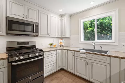 1018 Hudson Ln, Napa, CA 94558 photo 10