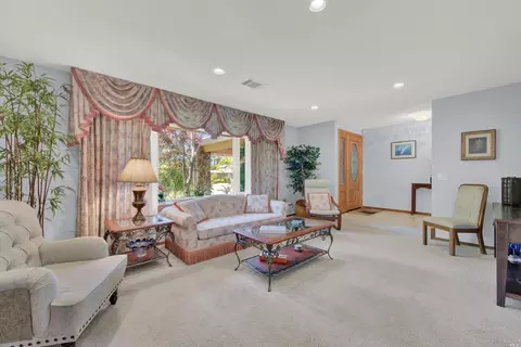 594 Marigold Dr, Fairfield, CA 94533 photo 8