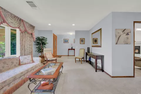 594 Marigold Dr, Fairfield, CA 94533 photo 9