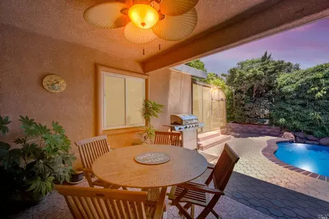 594 Marigold Dr, Fairfield, CA 94533 photo 72